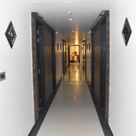 Hotel Parklane אגרה מראה חיצוני תמונה