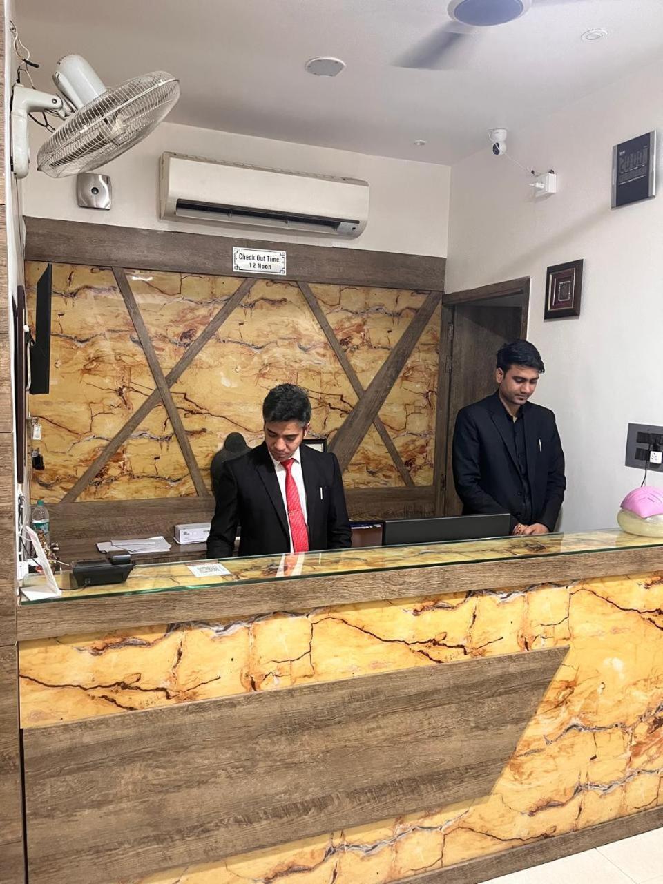 Hotel Parklane אגרה מראה חיצוני תמונה