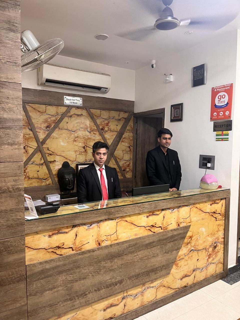 Hotel Parklane אגרה מראה חיצוני תמונה