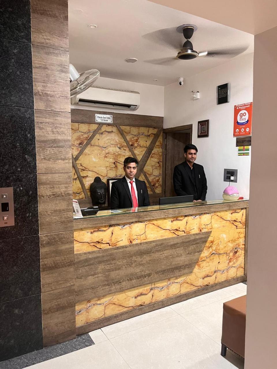 Hotel Parklane אגרה מראה חיצוני תמונה