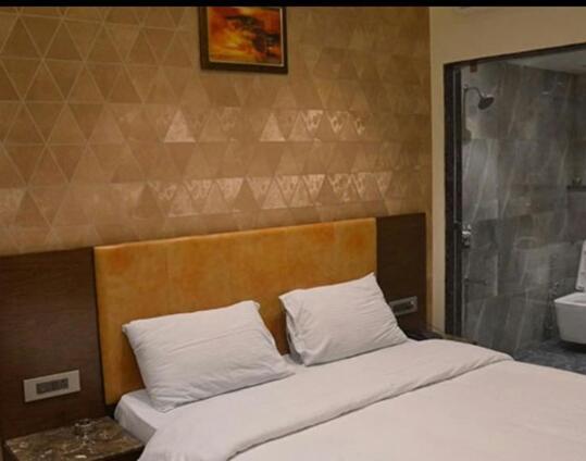 Hotel Parklane אגרה מראה חיצוני תמונה